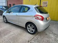 Usata Peugeot 208 Allure 82 CV (60 kW) 2014 Grigio Utilitaria