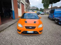 Usata Ford Focus ST 226 CV (166 kW) 2006 Arancione Berlina