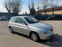 Usata Lancia Ypsilon 60 CV (44 kW) 2002 Grigio Utilitaria