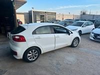 Usata Kia Rio Active 83 CV (61 kW) 2016 Bianco Berlina
