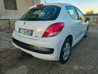 Usata Peugeot 207 68 CV (50 kW) 2011 Bianco Berlina