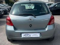 Begagnad Toyota Yaris Sol 69 HK (50 kW) 2007 Grå Halvkombi