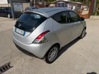 Usata Lancia Ypsilon Silver 85 CV (62 kW) 2014 Grigio Utilitaria