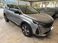 Usata Peugeot 5008 Allure 131 CV (96 kW) 2023 Grigio SUV