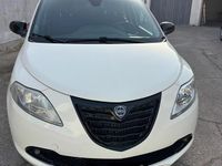 Usata Lancia Ypsilon 69 CV (50 kW) 2015 Bianco Utilitaria