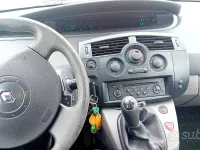 Usata Renault Scénic 111 CV (81 kW) 2004 Bluazzurro Monovolume