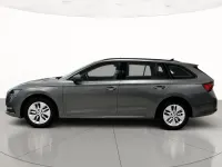 Usata Skoda Octavia Executive 110 CV (80 kW) 2023 Grigio graphite metallizzato Station wagon