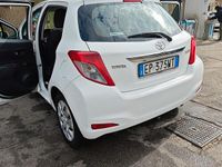 Usata Toyota Yaris Active 69 CV (50 kW) 2013 Bianco Utilitaria