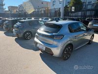 Usata Peugeot 208 Allure 101 CV (74 kW) 2025 Nero Utilitaria