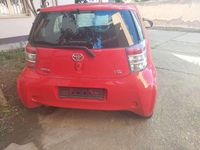 Usata Toyota iQ Active 98 CV (72 kW) 2011 Rosso Utilitaria