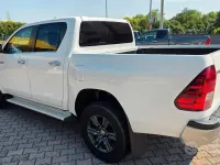 Usata Toyota HiLux Lounge 150 CV (110 kW) 2021 Bianco Pick-up