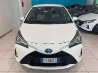 Usata Toyota Yaris Hybrid Business Edition 73 CV (53 kW) 2019 Bianco Berlina