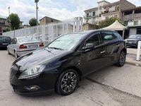 Begagnad Lancia Delta 120 HK (88 kW) 2010 Svart Halvkombi