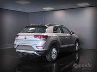 Usata VW T-Roc Life 110 CV (80 kW) 2022 Grigio SUV