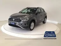Usata VW T-Roc Life 150 CV (110 kW) 2024 Grigio scuro SUV