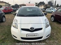 Usata Toyota Yaris Sol 69 CV (50 kW) 2010 Bianco Utilitaria