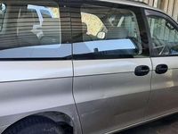 Usata Kia Carnival 126 CV (92 kW) 2000 Oro Monovolume
