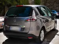 Usata Renault Scenic E-Tech XMOD 100 CV (73 kW) 2014 Grigio Berlina