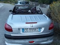 Usata Peugeot 206 CC 109 CV (80 kW) 2003 Grigio Cabrio