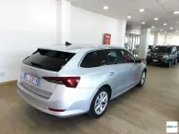 Usata Skoda Octavia Style 116 CV (85 kW) 2023 Grigio chiaro Station wagon