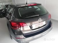 Usata Opel Astra 140 CV (102 kW) 2014 Grigio Station wagon