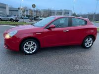 Usata Alfa Romeo Giulietta Distinctive 120 CV (88 kW) 2015 Rosso Berlina