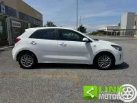 Käytetty Kia Rio 84 HP (61 kW) 2020 Valkoinen Sedan