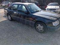 Usata Mercedes 200 136 CV (100 kW) 1993 Nero Berlina