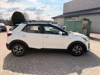 Usata Kia Stonic 120 CV (88 kW) 2019 Bianco SUV