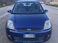 Usata Ford Fiesta 68 CV (50 kW) 2008 Blu Berlina