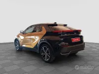 Usata Toyota C-HR Lounge 151 CV (111 kW) 2024 Sulfur & black SUV