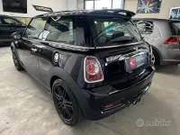 Usata Mini Cooper S 184 CV (135 kW) 2011 Nero Utilitaria