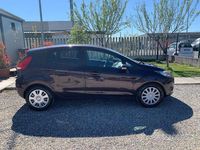 Begagnad Ford Fiesta 82 HK (60 kW) 2010 Röd Sedan