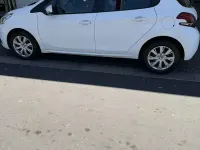 Usata Peugeot 208 102 CV (75 kW) 2019 Bianco Utilitaria