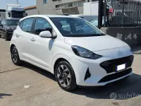 Usata Hyundai i10 67 CV (49 kW) 2023 Bianco Utilitaria