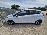 Usata Ford Fiesta 97 CV (71 kW) 2010 Bianco Berlina