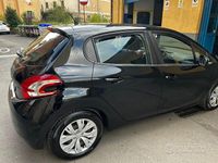 Usata Peugeot 208 68 CV (50 kW) 2014 Nero Utilitaria