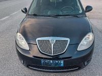 Begagnad Lancia Ypsilon 75 HK (55 kW) 2011 Svart Halvkombi