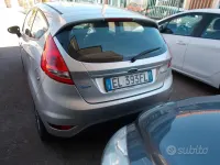 Usata Ford Fiesta Titanium 82 CV (60 kW) 2012 Grigio Berlina