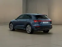 Usata Audi Q8 e-tron S-Line 300 kW (408 CV) 2024 Blu plasma metallizzato SUV