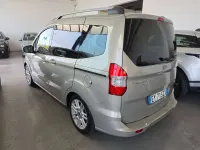 Usata Ford Tourneo Courier Titanium 95 CV (69 kW) 2015 Bronzo Monovolume