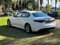 Second-hand Alfa Romeo Giulia Business 160 CP (117 kW) 2019 Alb Berlinǎ