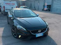 Usata Volvo V40 115 CV (84 kW) 2014 Nero Berlina