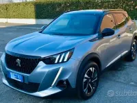 Usata Peugeot 2008 GT 131 CV (96 kW) 2022 Grigio SUV