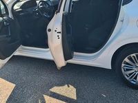 Usata Peugeot 208 81 CV (59 kW) 2016 Bianco Utilitaria