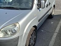 Usata Fiat Doblò 120 CV (88 kW) 2009 Grigio Monovolume
