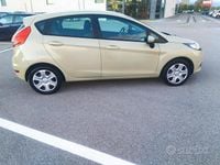 Usata Ford Fiesta 82 CV (60 kW) 2009 Beige Berlina