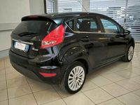 usata Ford Fiesta 1.4 5 porte Bz.- GPL Titanium del 2010 usata a Pescara