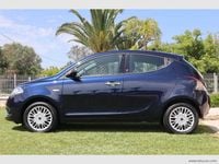 Usado Lancia Ypsilon Silver 69 HP (50 kW) 2016 Azul Citadino