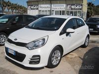 Usata Kia Rio Active 74 CV (54 kW) 2017 Bianco Berlina
